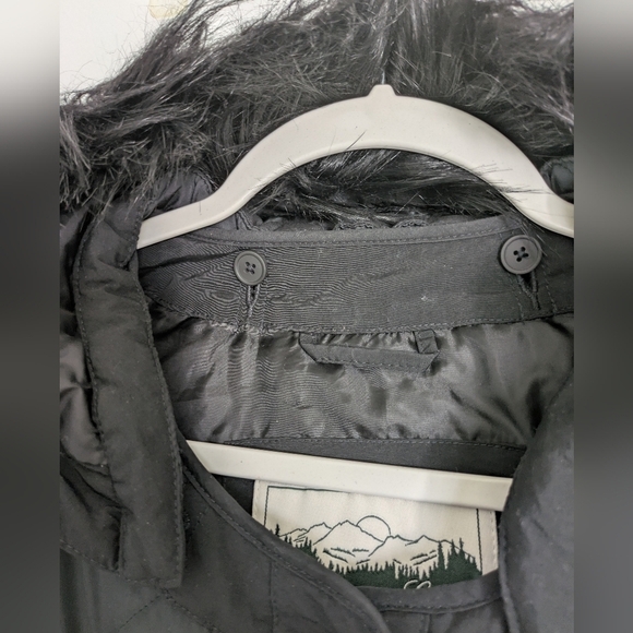 Women's Black Quilted Jacket - Picture 5 of 9